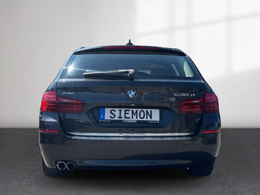 Fahrzeugabbildung BMW 530 d touring xDrive HUD StandHZG El. Panodach Navi Leder