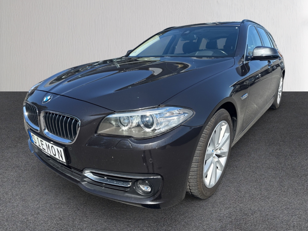Fahrzeugabbildung BMW 530 d touring xDrive HUD StandHZG El. Panodach Navi Leder