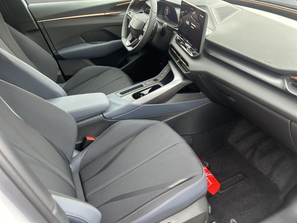 Fahrzeugabbildung CUPRA Terramar eTSI 1.5 TSI DSG AHK Winter eHK ACC SHZ