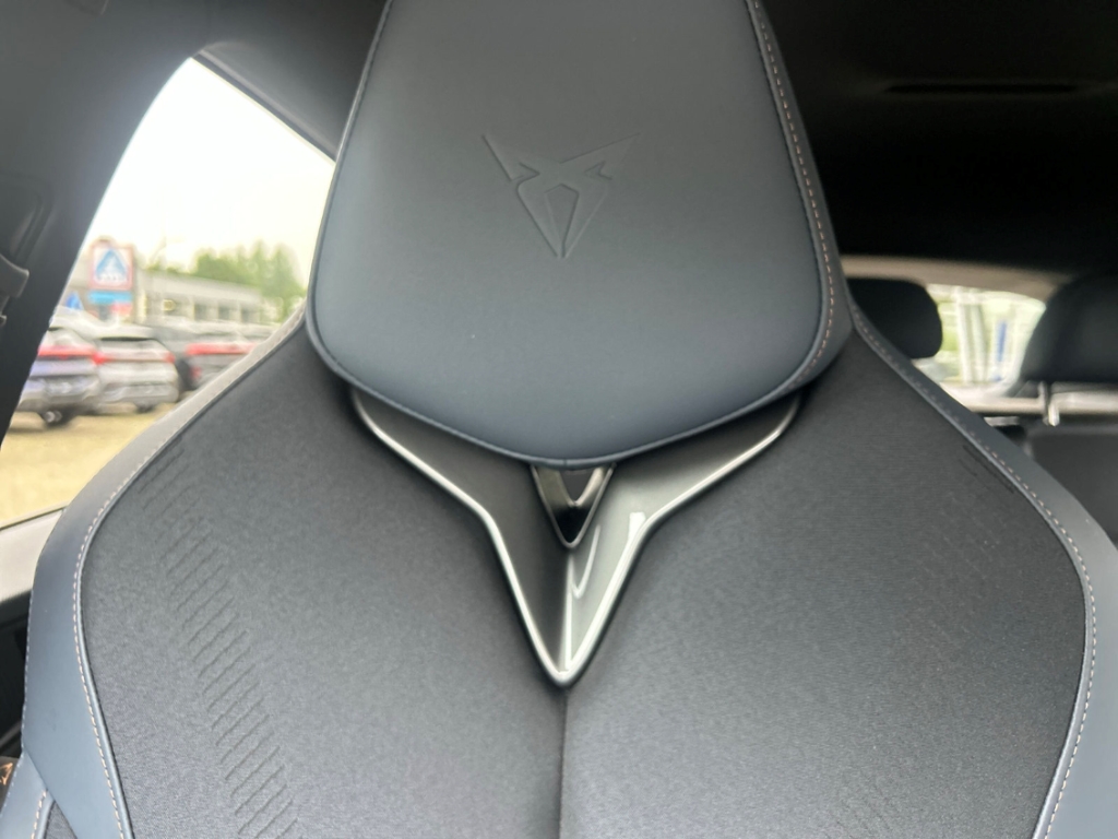 Fahrzeugabbildung CUPRA Terramar eTSI 1.5 TSI DSG AHK Winter eHK ACC SHZ