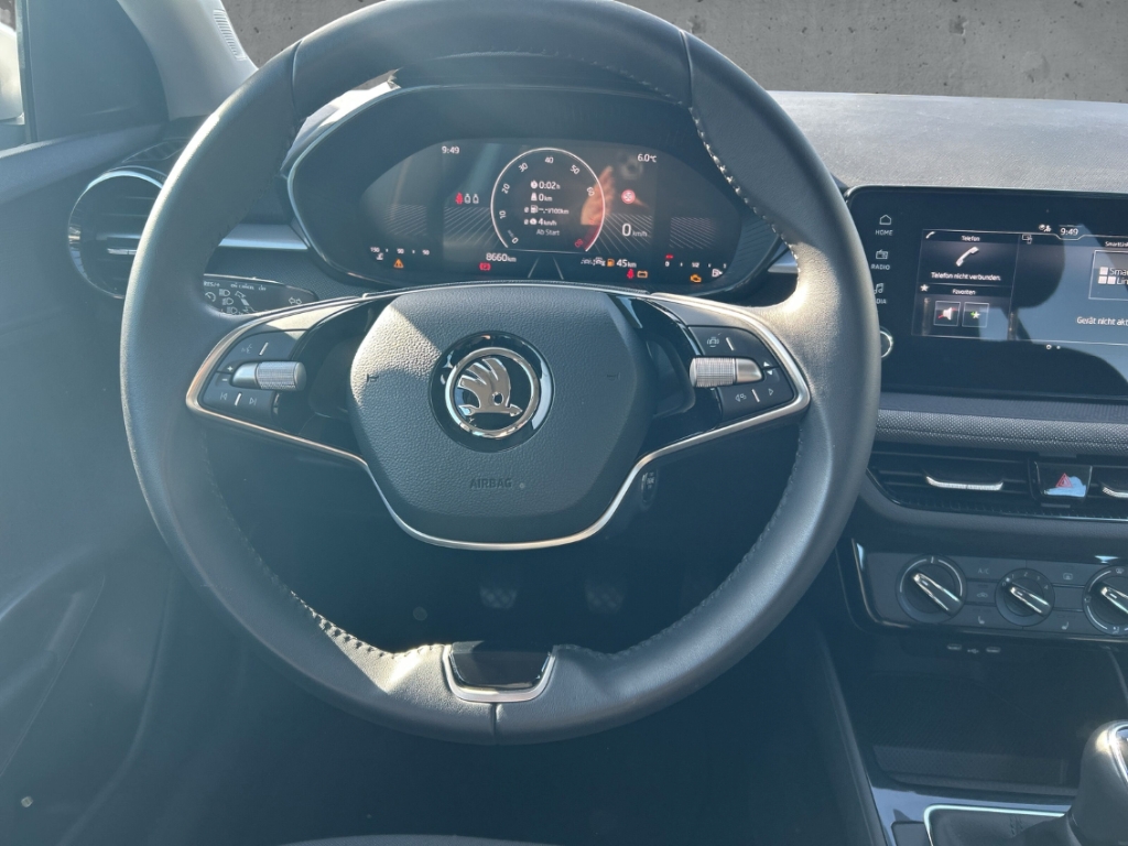 Fahrzeugabbildung SKODA Fabia 1.0 TSI SELECTION Temp PDC LED Klima SHZ Freisprech