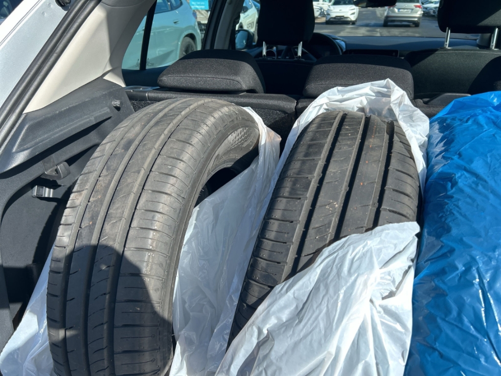 Fahrzeugabbildung SKODA Fabia 1.0 TSI SELECTION Temp PDC LED Klima SHZ Freisprech