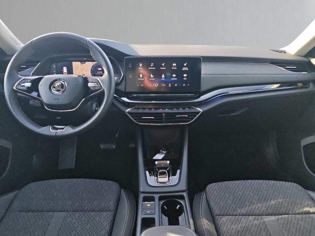 Fahrzeugabbildung SKODA Octavia Combi TDI DSG Style AHK LED PDC SHZ Navi