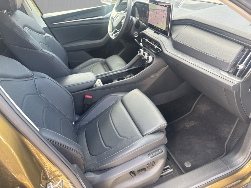 Fahrzeugabbildung SKODA Kodiaq 1.5 TSI iV 150 kW Selection IV PLUG-IN ACC SHZ Leder AHK Kamera CarPlay PDC v+h
