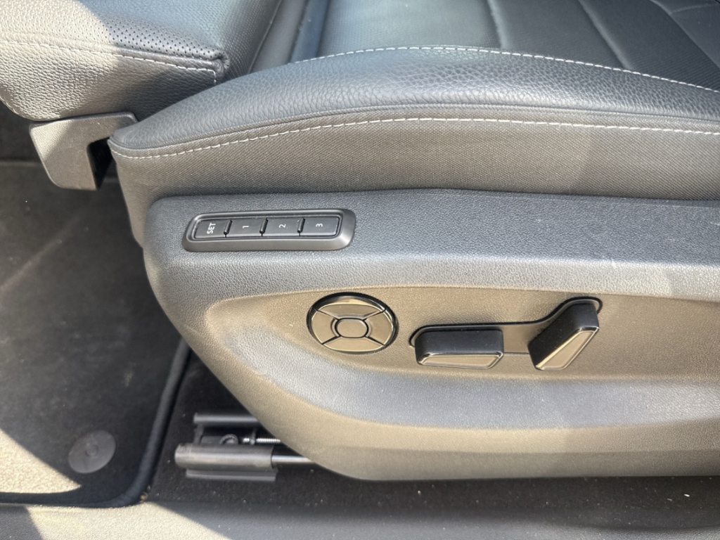 Fahrzeugabbildung SKODA Kodiaq 1.5 TSI iV 150 kW Selection IV PLUG-IN ACC SHZ Leder AHK Kamera CarPlay PDC v+h