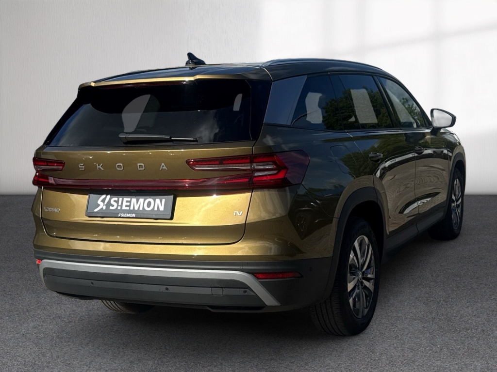 Fahrzeugabbildung SKODA Kodiaq 1.5 TSI iV 150 kW Selection IV PLUG-IN ACC SHZ Leder AHK Kamera CarPlay PDC v+h