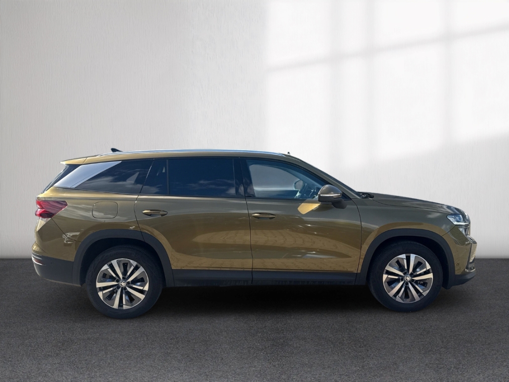 Fahrzeugabbildung SKODA Kodiaq 1.5 TSI iV 150 kW Selection IV PLUG-IN ACC SHZ Leder AHK Kamera CarPlay PDC v+h