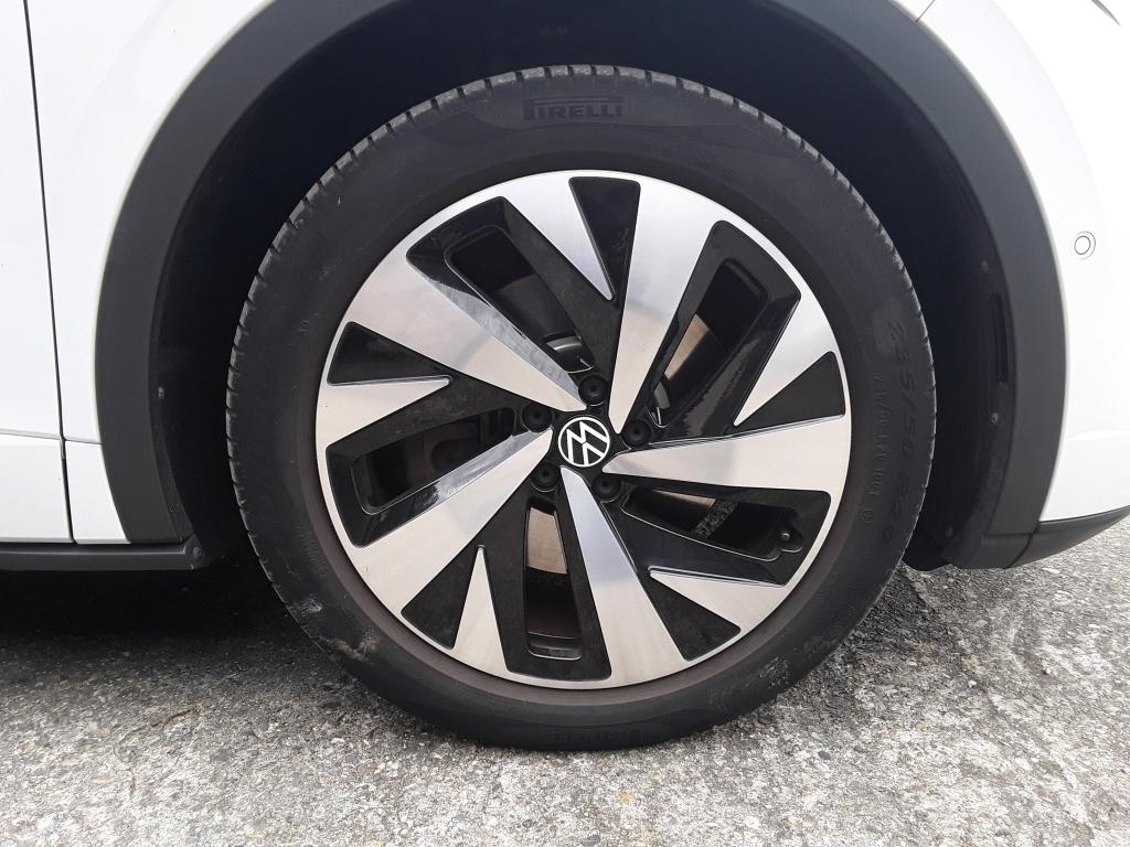 Fahrzeugabbildung Volkswagen ID.5 Pro Performance AHK ACC Pano Navi Matrix SHZ