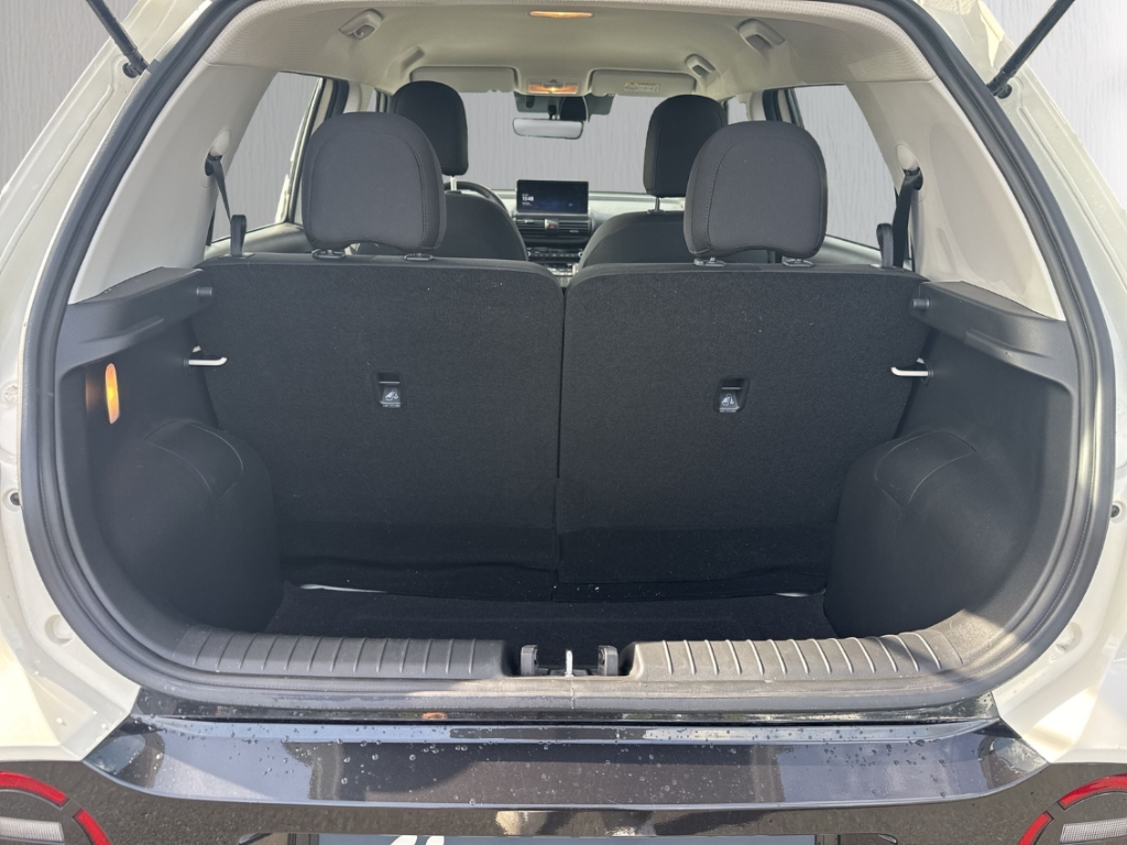Fahrzeugabbildung Hyundai INSTER SELECT 42 kWh ACC KeyLess Navi Klima R-Kam