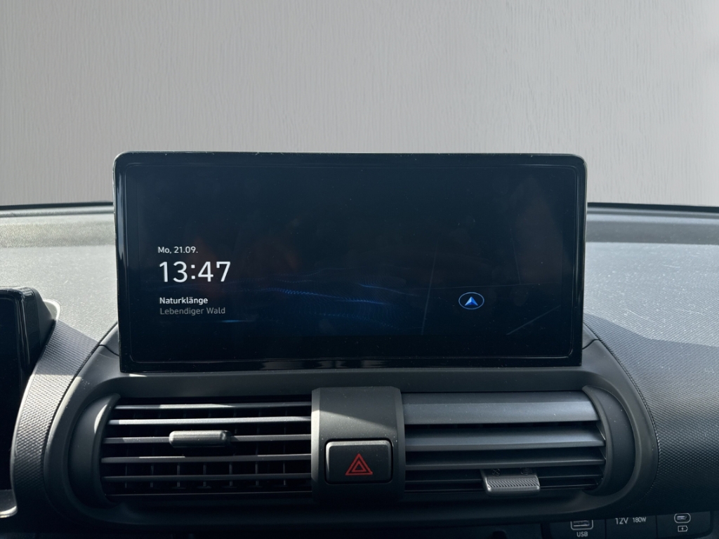 Fahrzeugabbildung Hyundai INSTER SELECT 42 kWh ACC KeyLess Navi Klima R-Kam