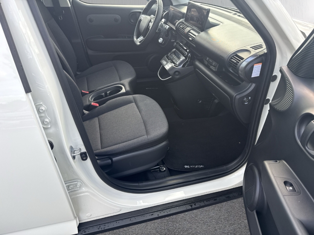 Fahrzeugabbildung Hyundai INSTER SELECT 42 kWh ACC KeyLess Navi Klima R-Kam