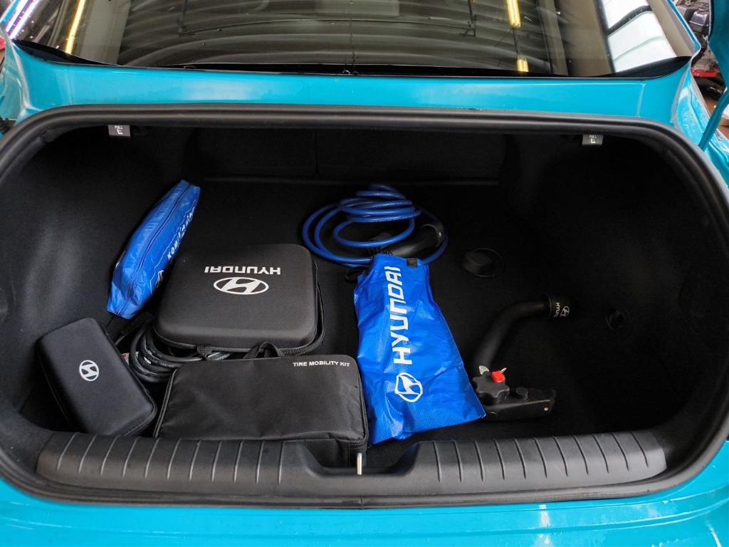 Fahrzeugabbildung Hyundai IONIQ 6 77,4kWh 2WD UNIQ Digi-Spiegel 20LM AHK HUD Navi Digitales Cockpit Memory Sitze Soundsystem