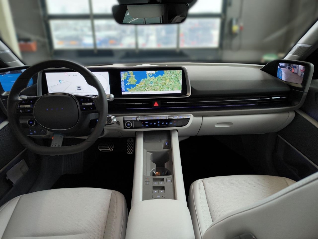 Fahrzeugabbildung Hyundai IONIQ 6 77,4kWh 2WD UNIQ Digi-Spiegel 20LM AHK HUD Navi Digitales Cockpit Memory Sitze Soundsystem