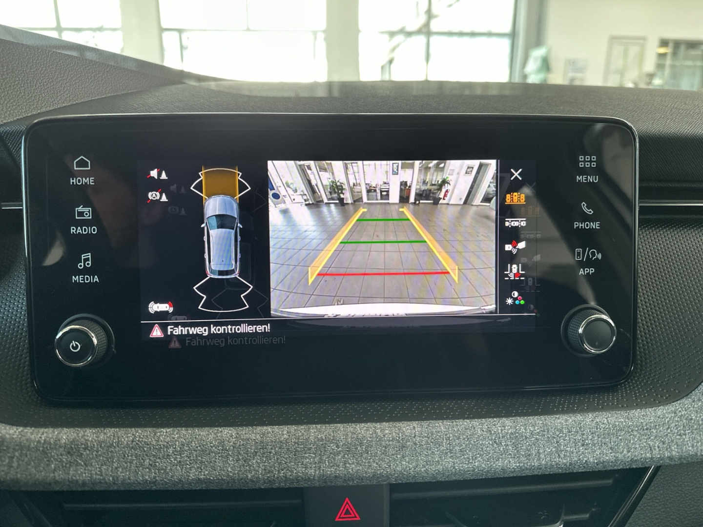 Fahrzeugabbildung SKODA Kamiq Selection 1.0 TSI DSG LED VC SHZ PDC Alu A