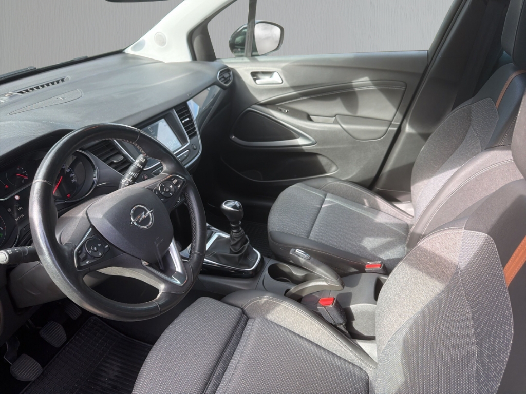 Fahrzeugabbildung Opel Crossland X 1.2 Elegance AHK LED Tempo SHZ LHZ