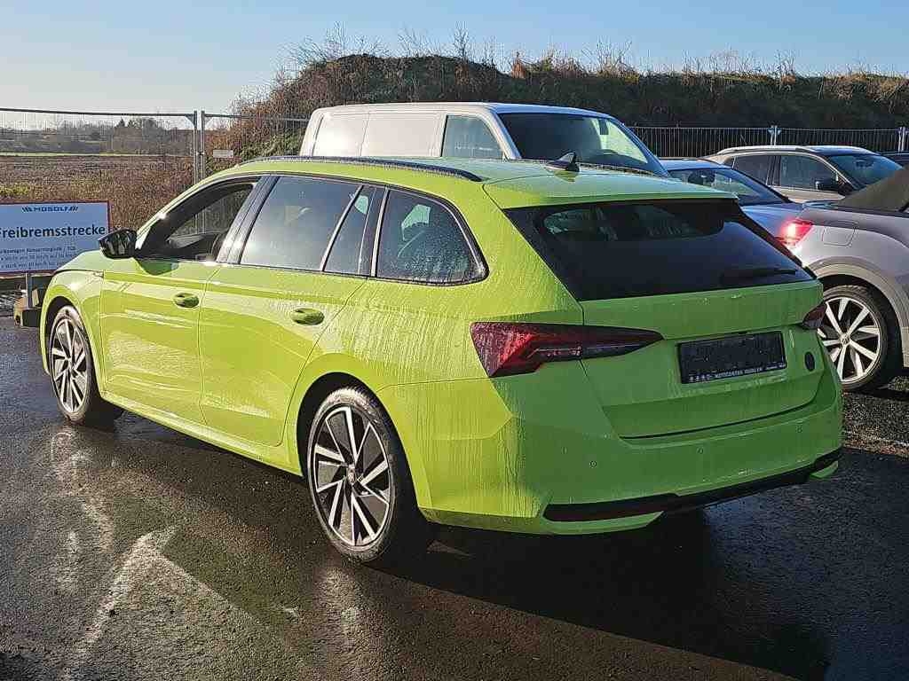 Fahrzeugabbildung SKODA Octavia Sportline Combi 2.0 TDI AHK LED Navi SHZv Sportpaket StandHZG AHK-klappbar