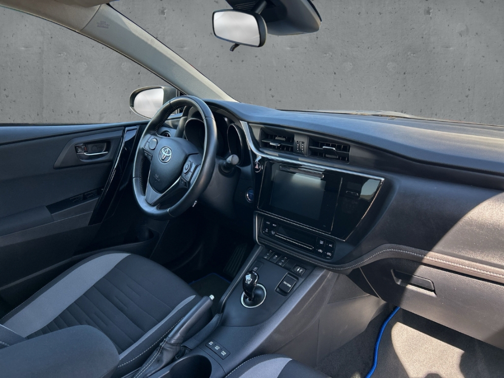 Fahrzeugabbildung Toyota Auris Touring Sports 1.8 HEV Edition SHZ RKam BT GRA Allwetter