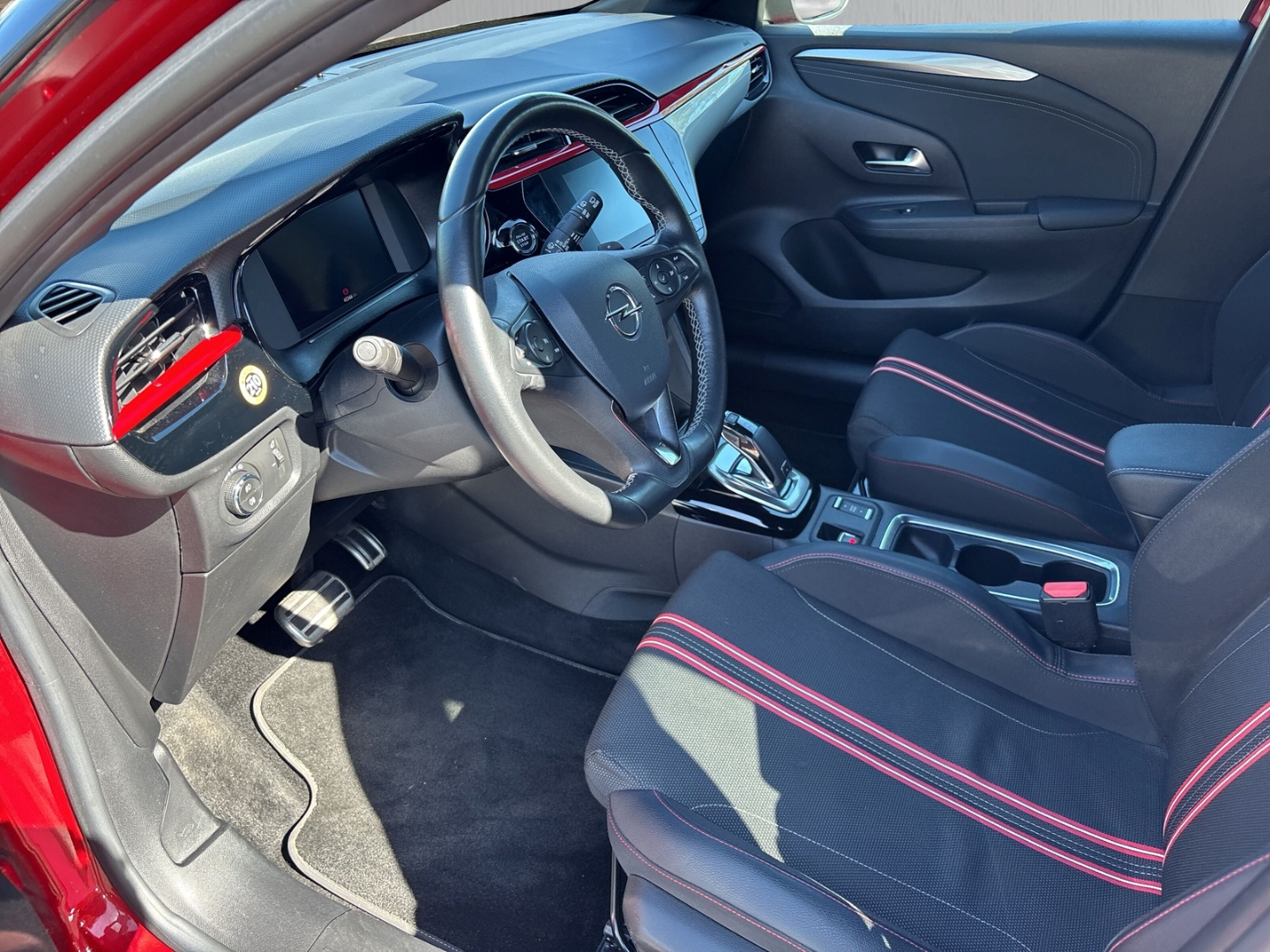 Fahrzeugabbildung Opel Corsa F GS Line 1.2 SHZ Temp PDC hinten