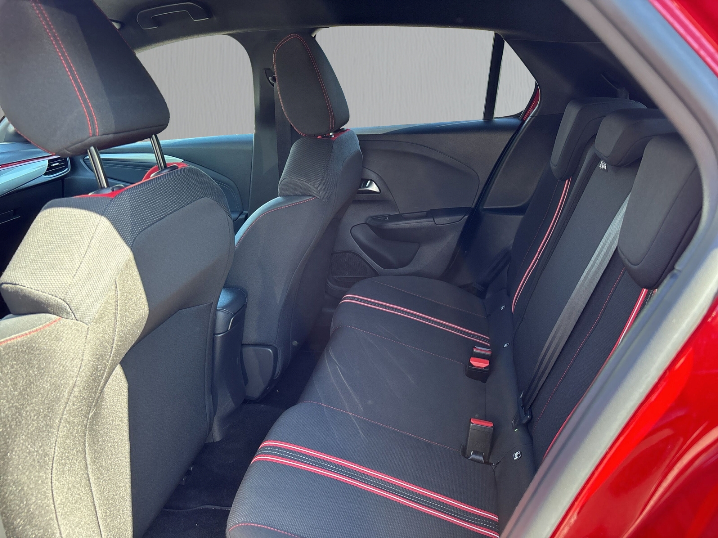 Fahrzeugabbildung Opel Corsa F GS Line 1.2 SHZ Temp PDC hinten