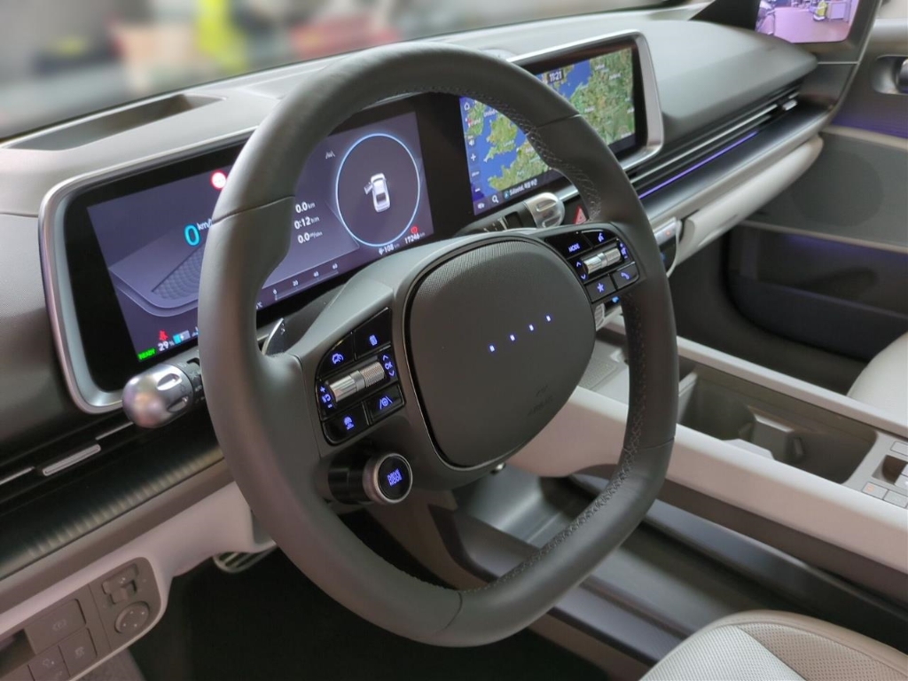 Fahrzeugabbildung Hyundai IONIQ 6 4WD 77,4kWh UNIQ Digi-Spiegel 20LM HUD Navi Digitales Cockpit Memory Sitze