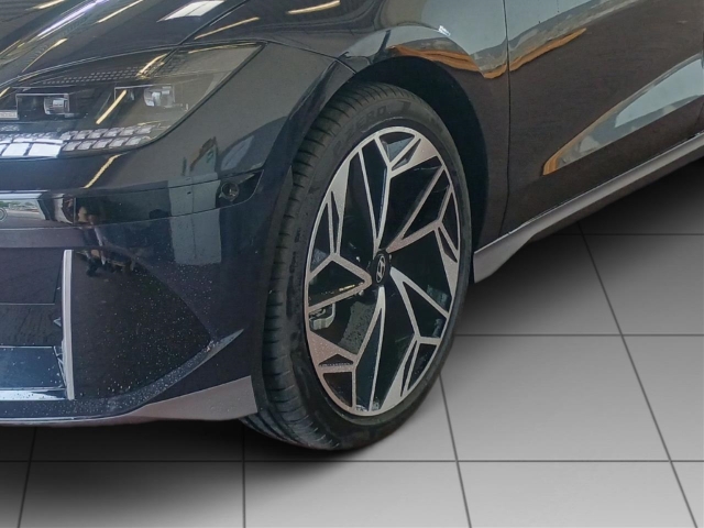 Fahrzeugabbildung Hyundai IONIQ 6 77,4kWh 4WD UNIQ 20LM HUD Navi Digitales Cockpit Memory Sitze Soundsystem