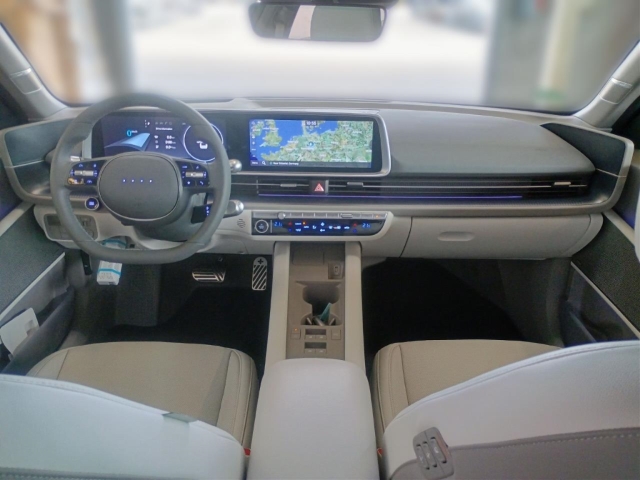 Fahrzeugabbildung Hyundai IONIQ 6 77,4kWh 4WD UNIQ 20LM HUD Navi Digitales Cockpit Memory Sitze Soundsystem