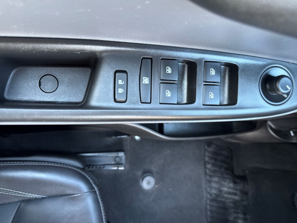 Fahrzeugabbildung Opel Karl 1.0 Exklusive Klima GRA PDC SHZ Bluetooth