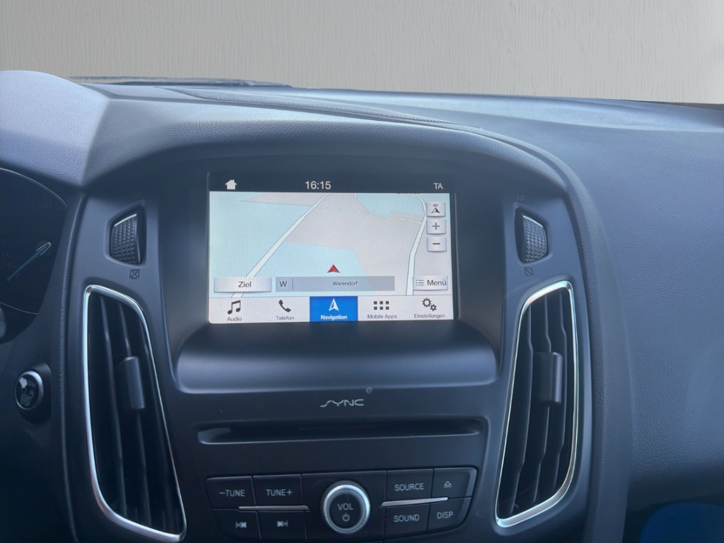 Fahrzeugabbildung Ford Focus Turnier Titanium 1.5 eB Titanium BiXen Navi Temp SHZ LHZ