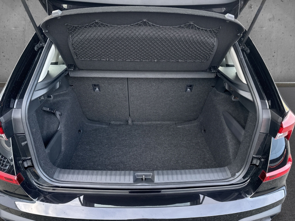 Fahrzeugabbildung SKODA Kamiq 1.0 TSI SELECTION LED SHZ Temp PDC Klima