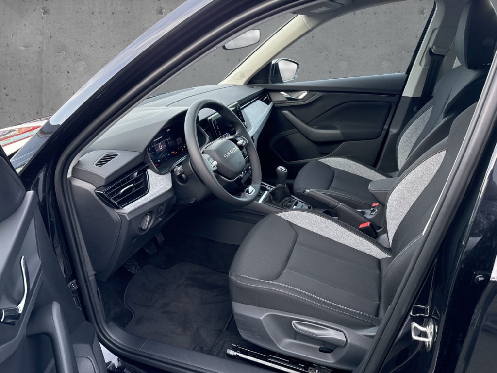 Fahrzeugabbildung SKODA Kamiq 1.0 TSI SELECTION LED SHZ Temp PDC Klima