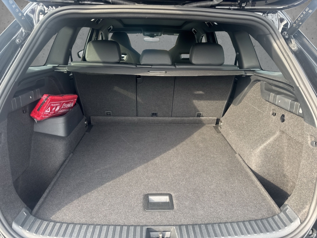 Fahrzeugabbildung SKODA Kodiaq TDI DSG Sportline Pano MatrLED Canton Kam