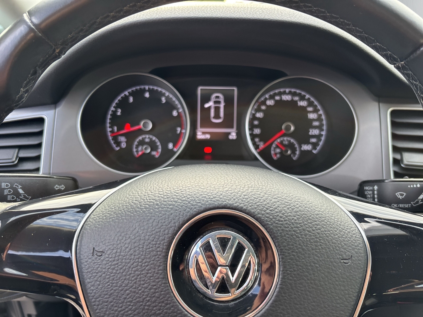 Fahrzeugabbildung Volkswagen Golf Sportsvan VII Trendline BMT Start-Stop PDC