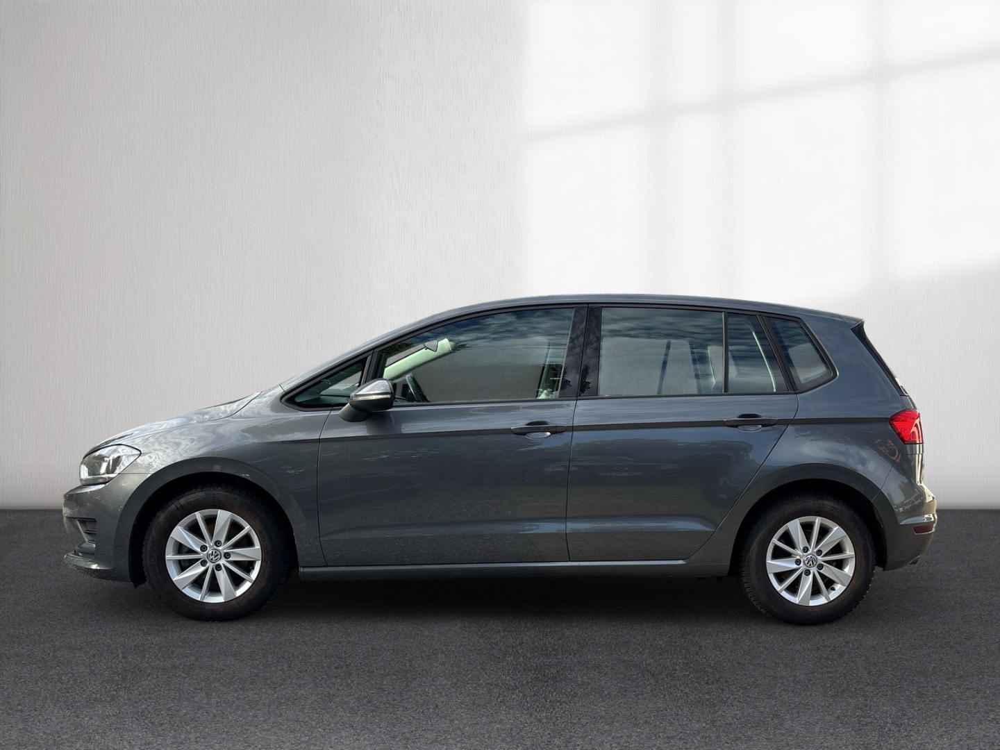 Fahrzeugabbildung Volkswagen Golf Sportsvan VII Trendline BMT Start-Stop PDC