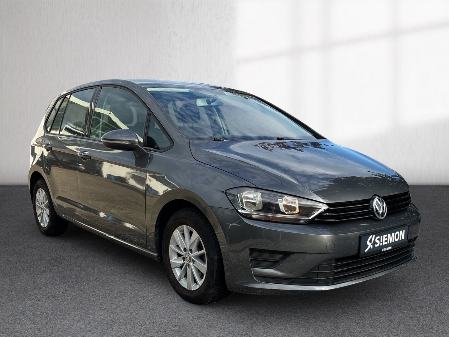 Fahrzeugabbildung Volkswagen Golf Sportsvan VII Trendline BMT Start-Stop PDC