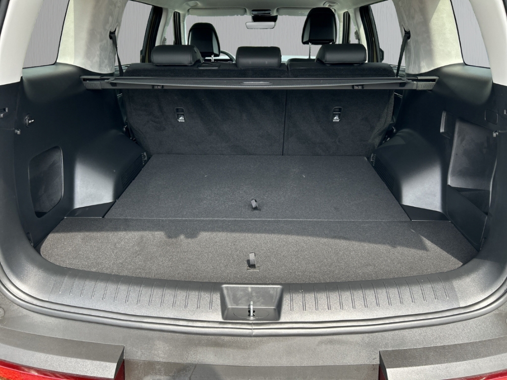 Fahrzeugabbildung Hyundai SANTA FE HEV MY25 1.6 AT 2WD Prime Smart Sense+ Navi Digitales Cockpit Soundsystem