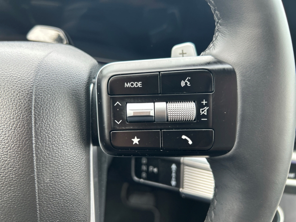 Fahrzeugabbildung Hyundai SANTA FE HEV MY25 1.6 AT 2WD Prime Smart Sense+ Navi Digitales Cockpit Soundsystem