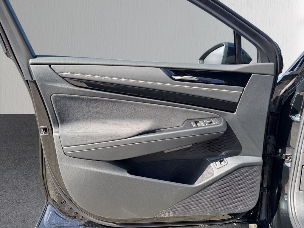 Fahrzeugabbildung Volkswagen ID.7 Tourer Pro S AHK EasyOpen HuD 360 Kam IQ-Drive