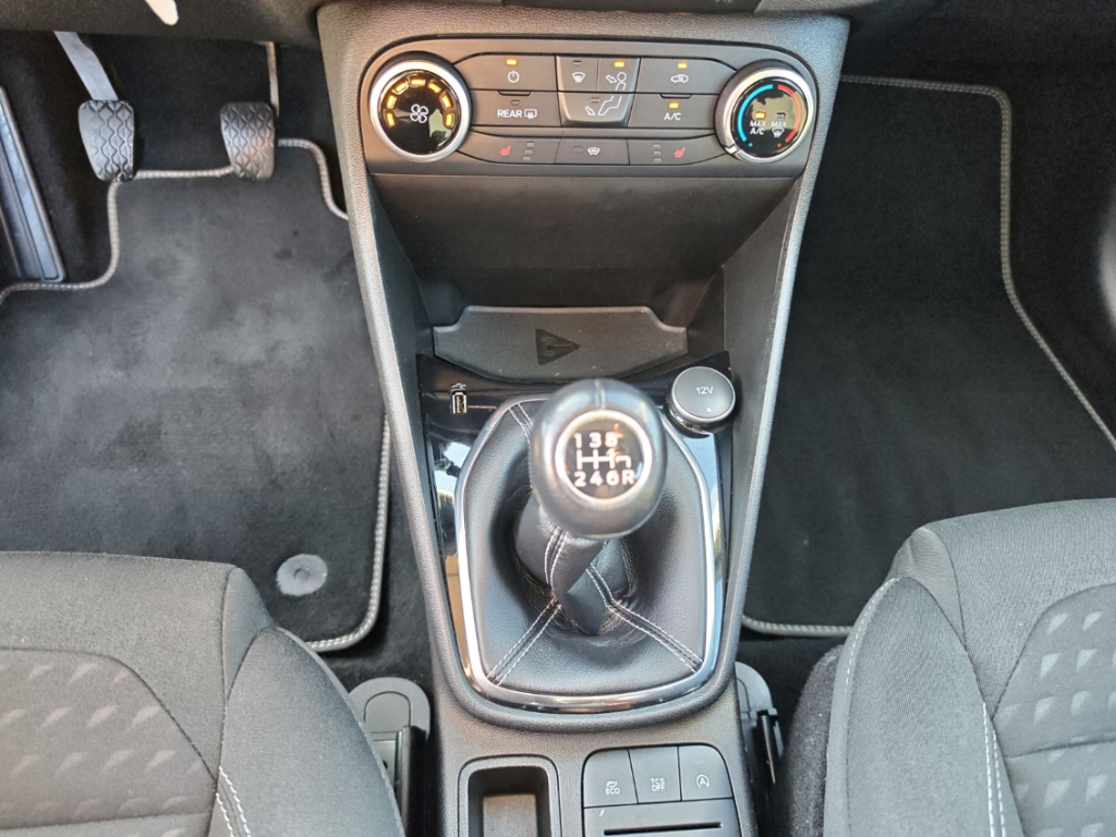 Fahrzeugabbildung Ford Fiesta 1.0 EcoBoost Titanium PDC SHZ Tempo