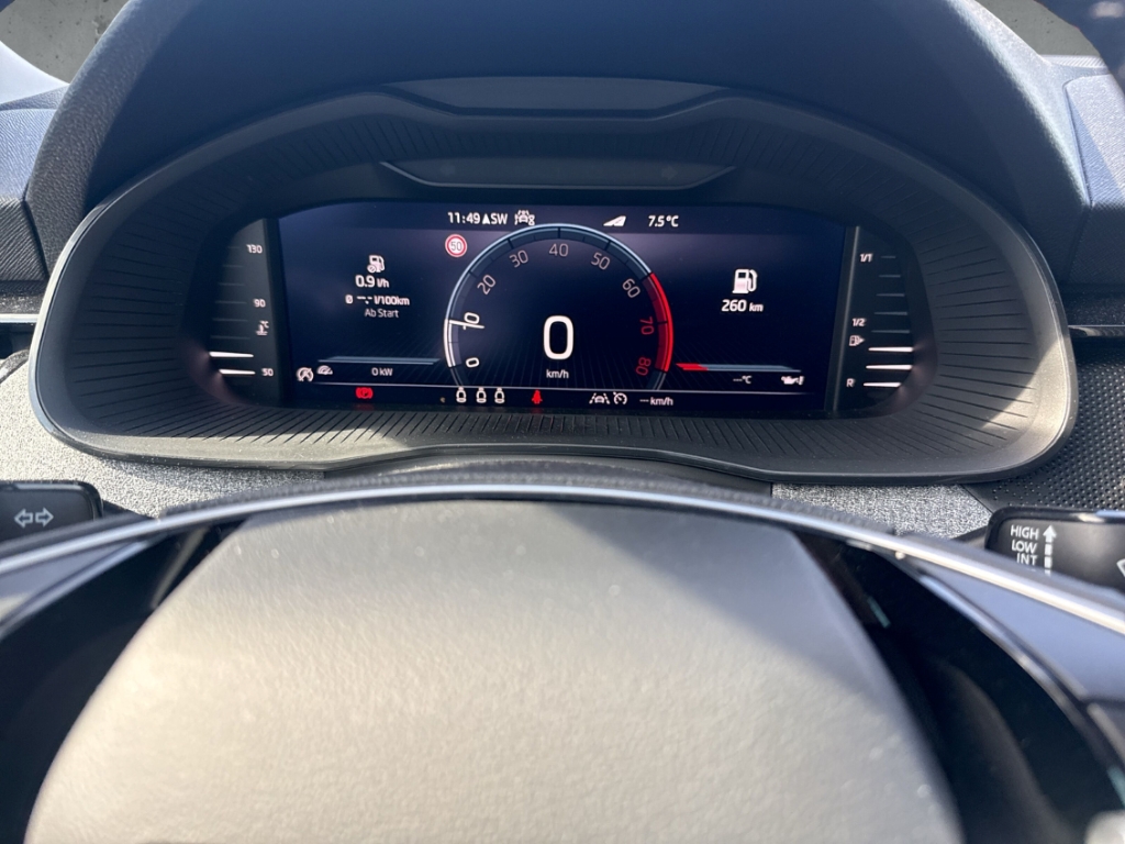 Fahrzeugabbildung SKODA Scala 1.5 TSI Tour MatrLED Nav Temp SHZ elHe Kam