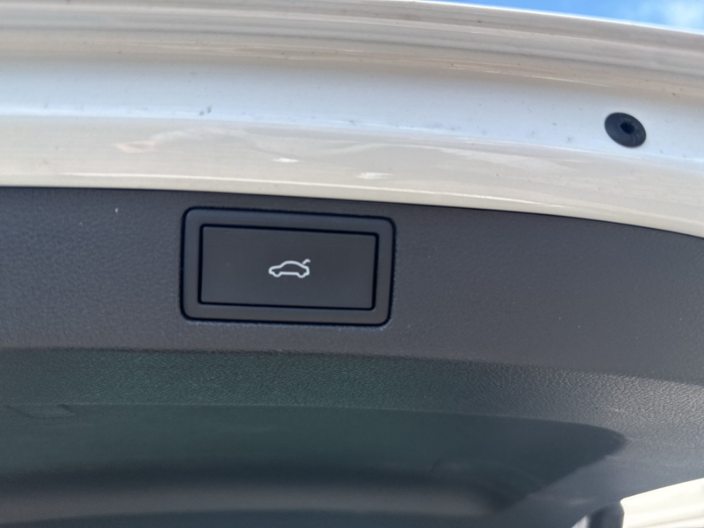 Fahrzeugabbildung SKODA Scala 1.5 TSI Tour MatrLED Nav Temp SHZ elHe Kam