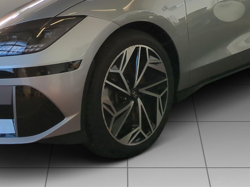 Fahrzeugabbildung Hyundai IONIQ 6 77,4kWh 2WD UNIQ Digi-Spiegel 20LM Schiebedach HUD Navi Digitales Cockpit