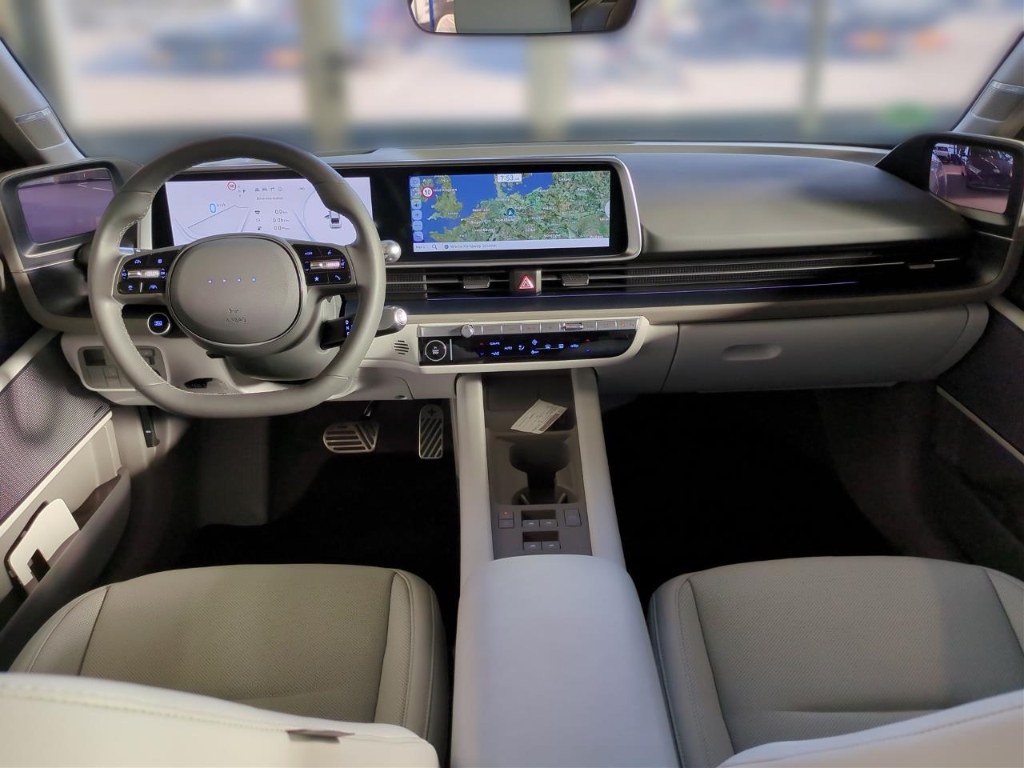 Fahrzeugabbildung Hyundai IONIQ 6 77,4kWh 2WD UNIQ Digi-Spiegel 20LM Schiebedach HUD Navi Digitales Cockpit