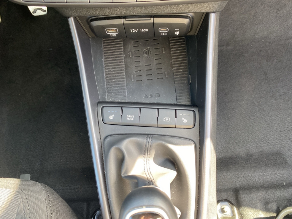 Fahrzeugabbildung Hyundai BAYON FL 1.0 T-GDI MT MY25 Trend Komfortpaket Navi Digitales Cockpit LED Apple CarPlay