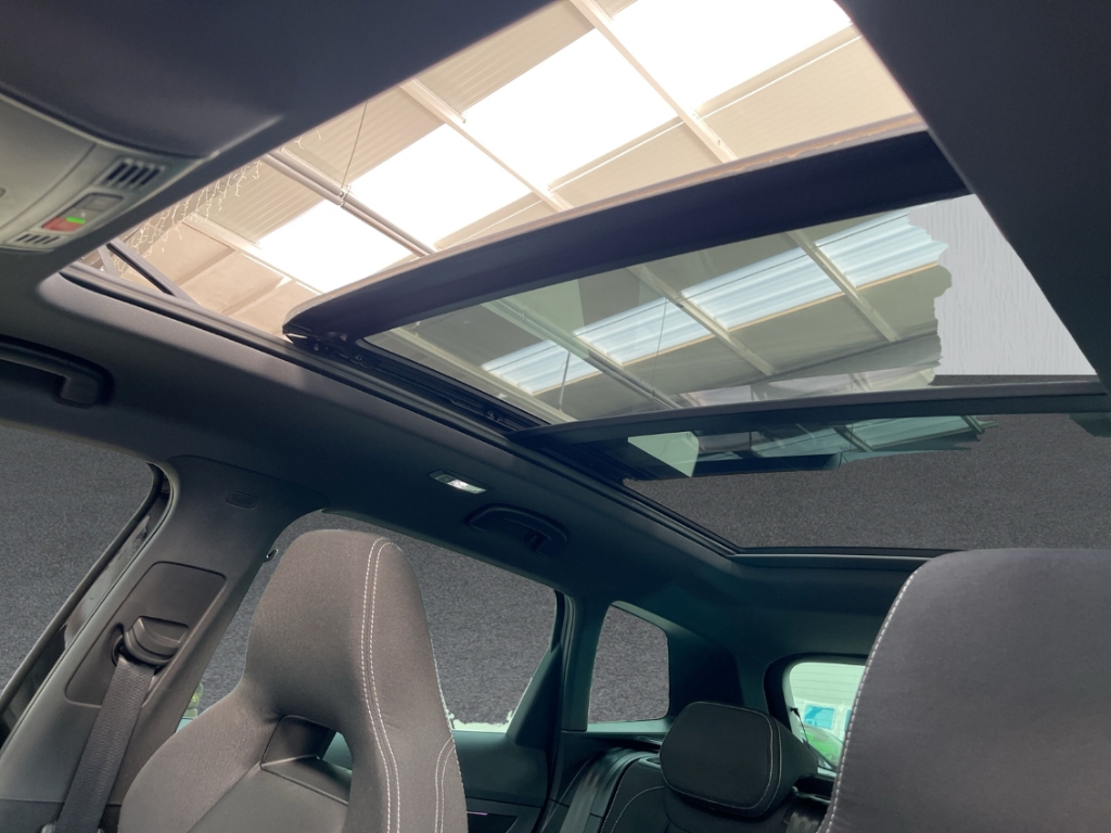 Fahrzeugabbildung SKODA Karoq 1.5 TSI DSG Sportline AHK Pano LED SHZ PDC