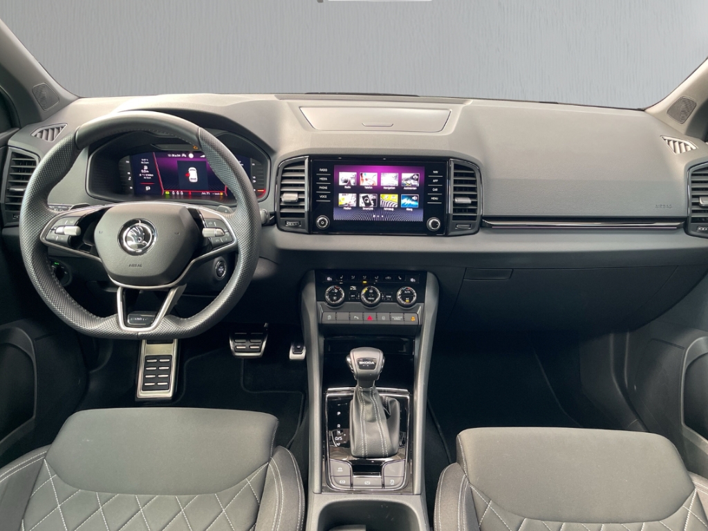 Fahrzeugabbildung SKODA Karoq 1.5 TSI DSG Sportline AHK Pano LED SHZ PDC