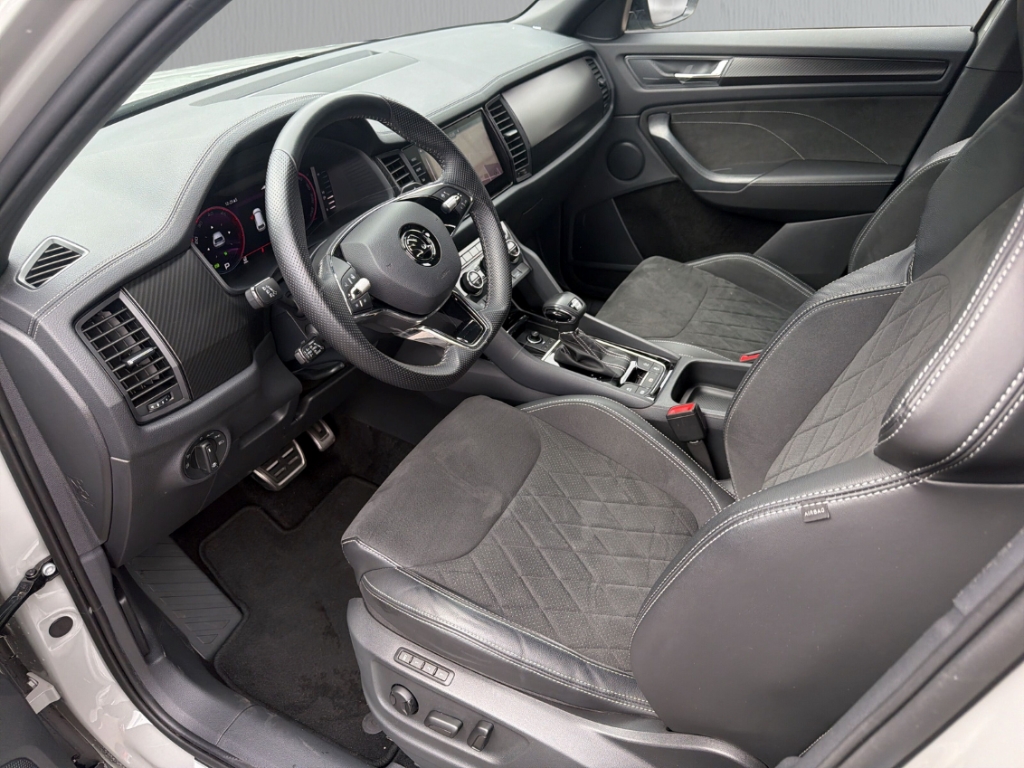 Fahrzeugabbildung SKODA Kodiaq TDI 4x4 DSG Sportline AHK Navi ACC Kamera