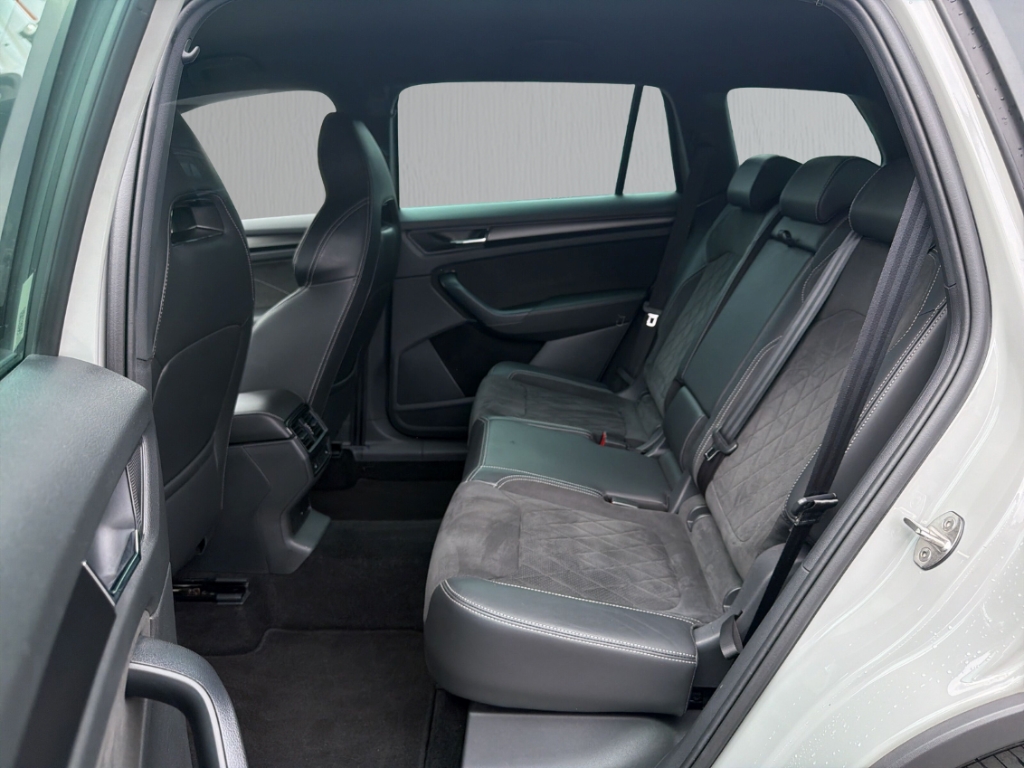 Fahrzeugabbildung SKODA Kodiaq TDI 4x4 DSG Sportline AHK Navi ACC Kamera