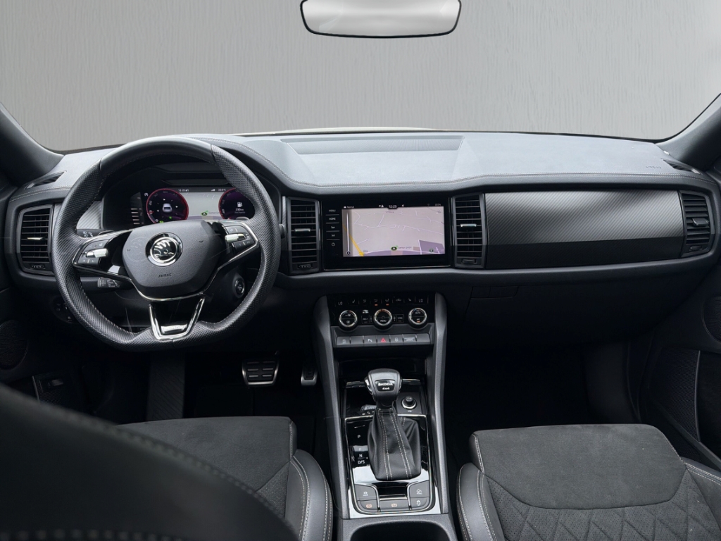 Fahrzeugabbildung SKODA Kodiaq TDI 4x4 DSG Sportline AHK Navi ACC Kamera