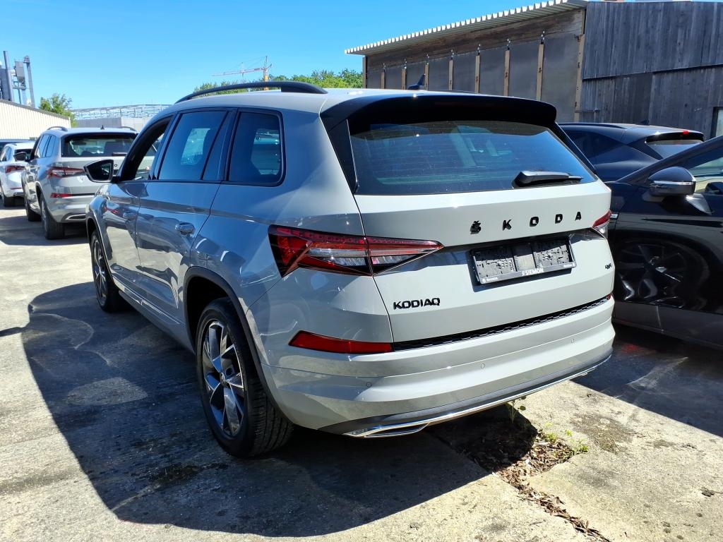 Fahrzeugabbildung SKODA Kodiaq TDI 4x4 DSG Sportline AHK Navi ACC Kamera