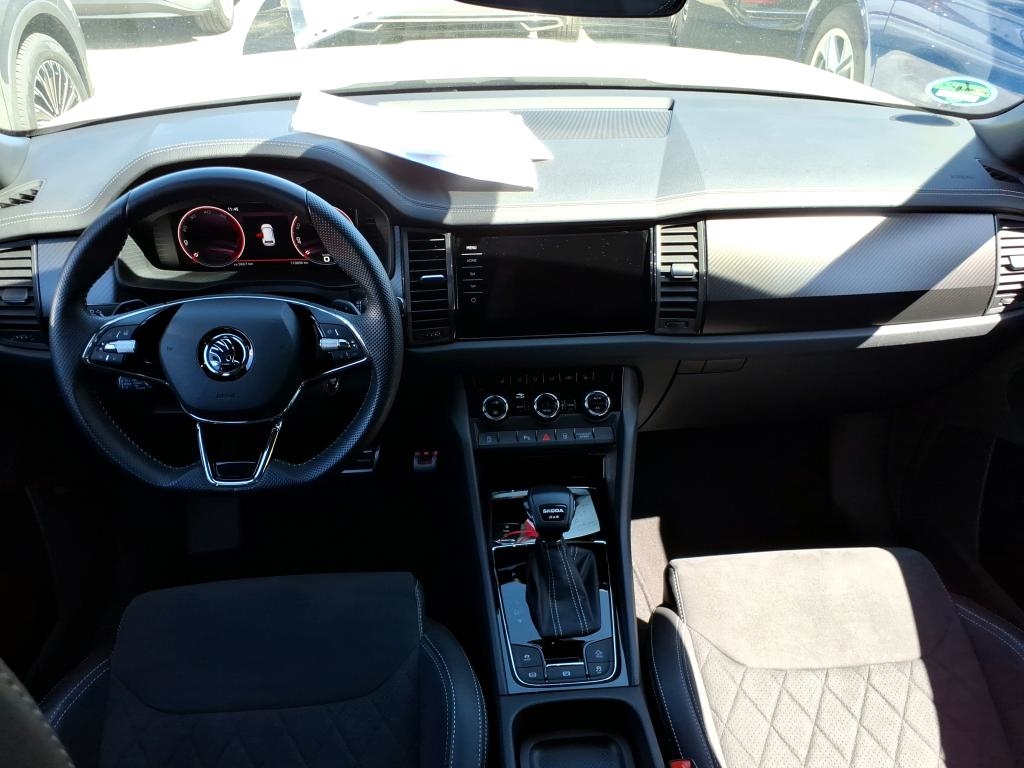 Fahrzeugabbildung SKODA Kodiaq TDI 4x4 DSG Sportline AHK Navi ACC Kamera